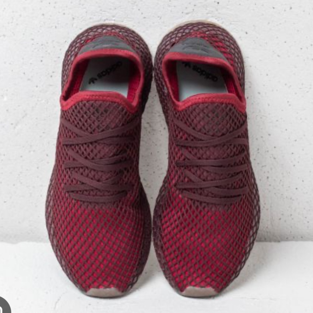 Adidas Burgundy Deerupt M Size 5.5